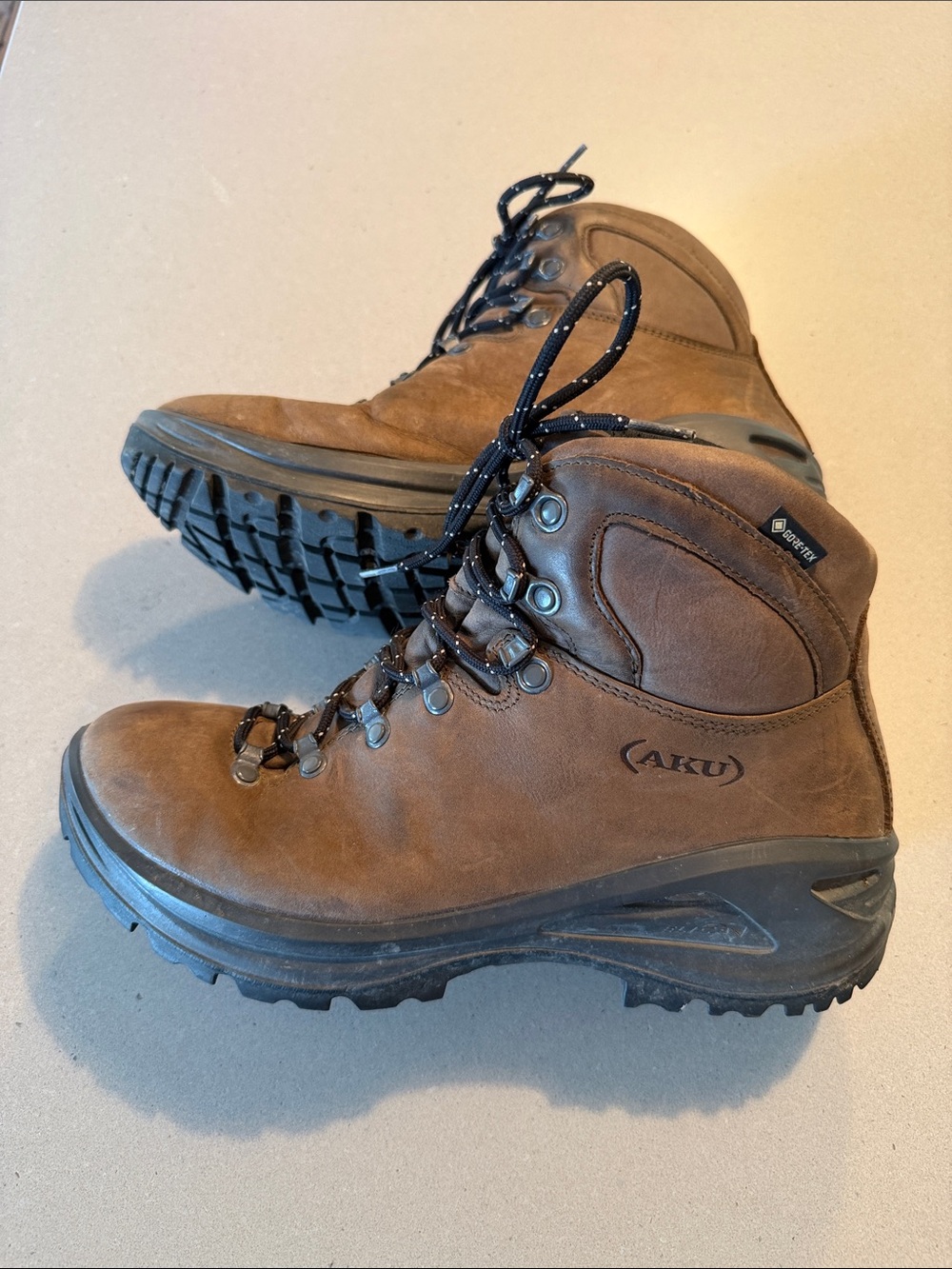 Aku Tribute II Gore-tex hiking boots woman